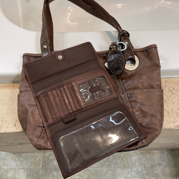 EUC Fossil distressed leather handbag - Picture 2 of 14